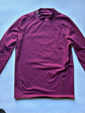 Under Armour ColdGear Armour Mock Long Sleeve Size Medium Burgundy